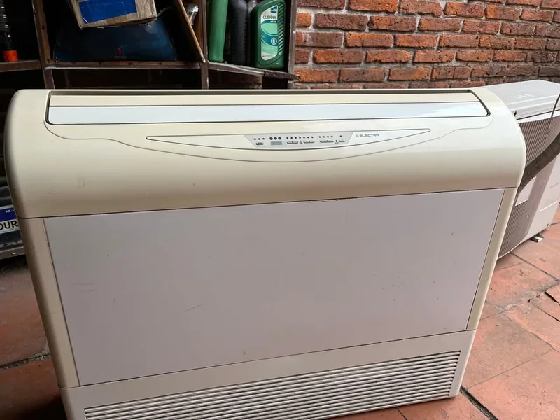 Aire acondicionado Surrey split 12000 BTU frío/calor — 2