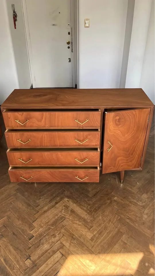 Aparador mid-century vintage de cedro — 3