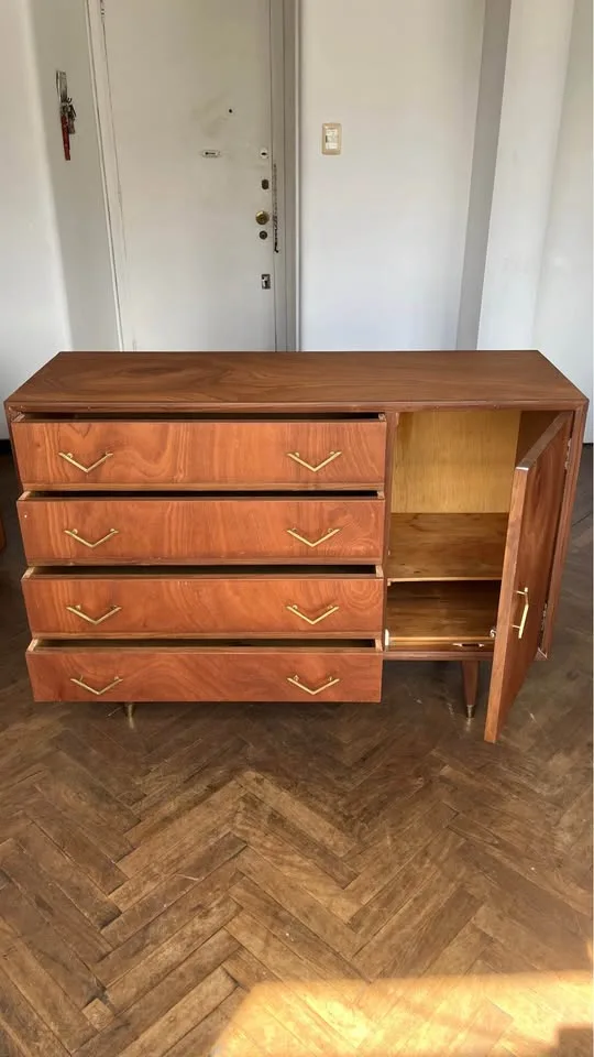 Aparador mid-century vintage de cedro — 4