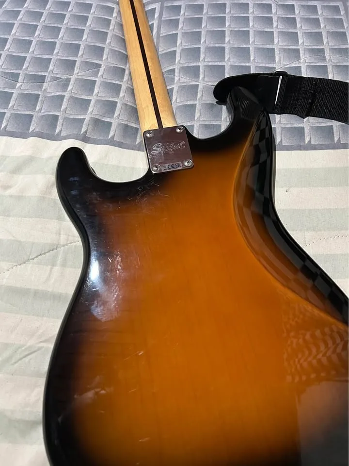 Guitarra Fender Stratocaster México blanca — 3