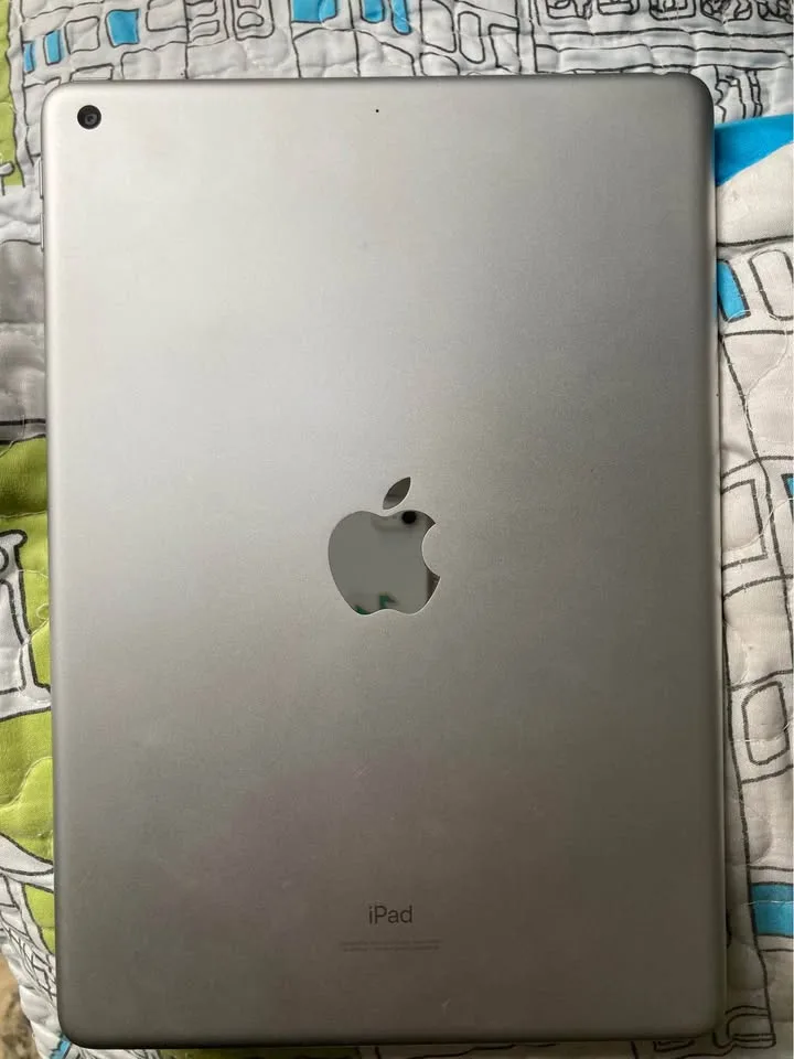 iPad 9 64GB WiFi gris espacial con Pencil 1 — 2
