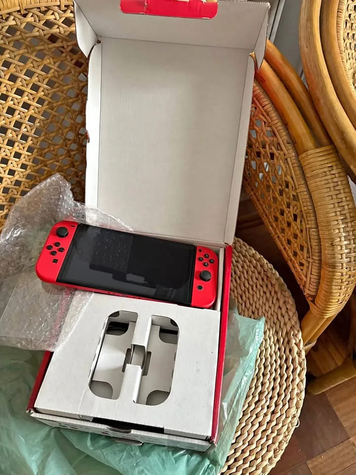 Nintendo Switch OLED edición Mario — 1