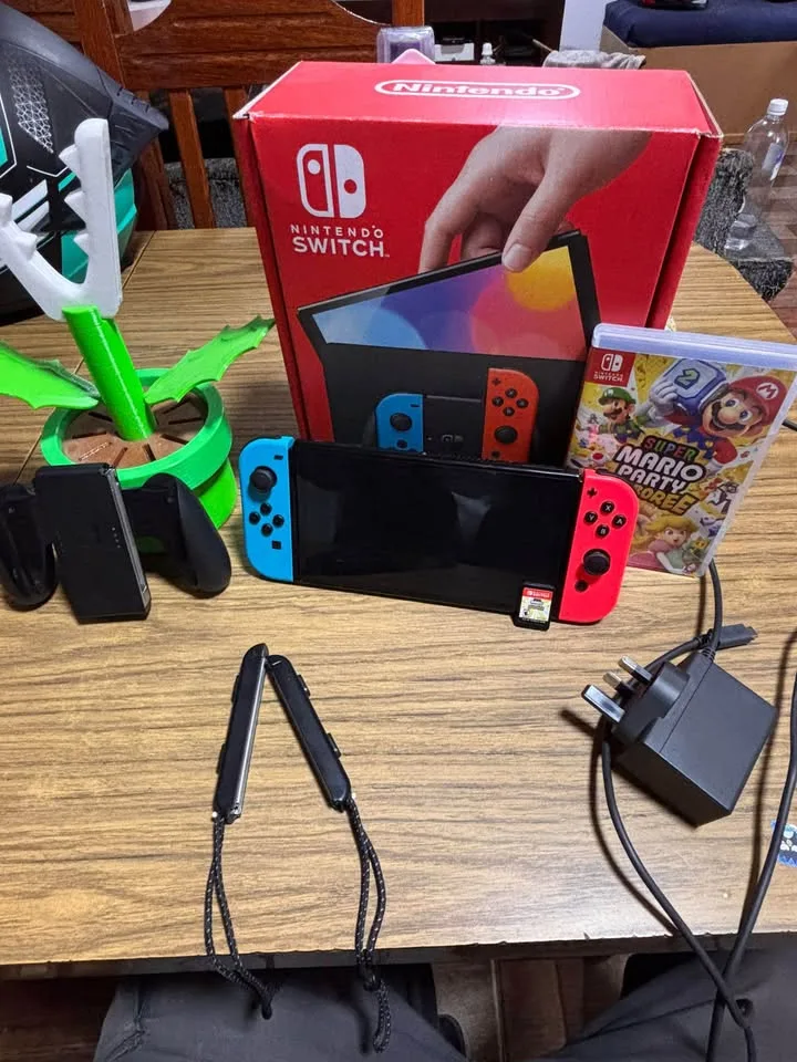 Nintendo Switch OLED edición Mario — 2